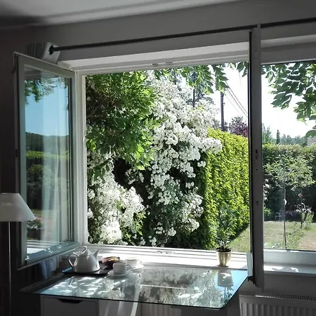 ベッド・アンド・ブレックファスト Little