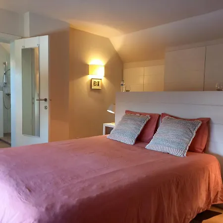 ベッド・アンド・ブレックファスト Little