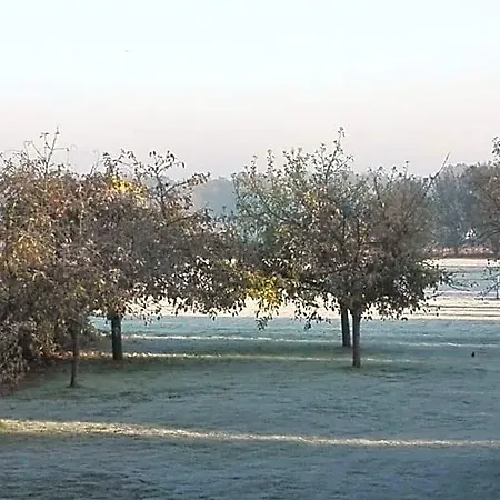 Little Nocleg ze śniadaniem 3*